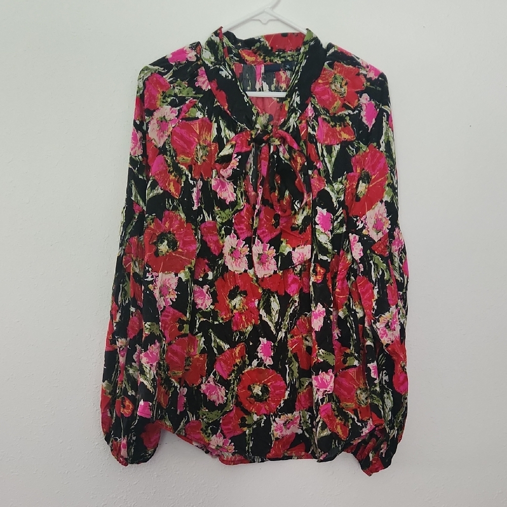 ✨️ 2/$20 // KAARI BLUE: Floral Blouse